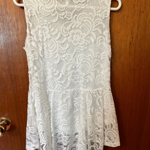 Stella White Lace Peplum Sleeveless Top – Size M (US 6) - Picture 4 of 4